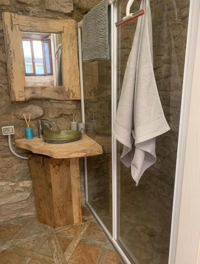 Il Nido Di Matilde _Monolocale Design Sul Fiume_ Apartman Rossena Kültér fotó