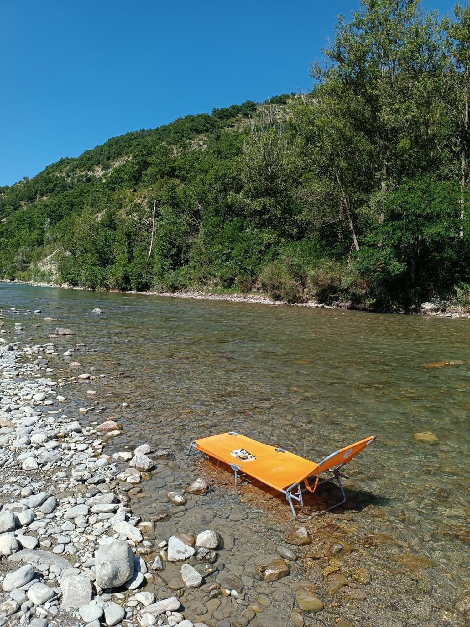 Il Nido Di Matilde _Monolocale Design Sul Fiume_ Apartman Rossena Kültér fotó