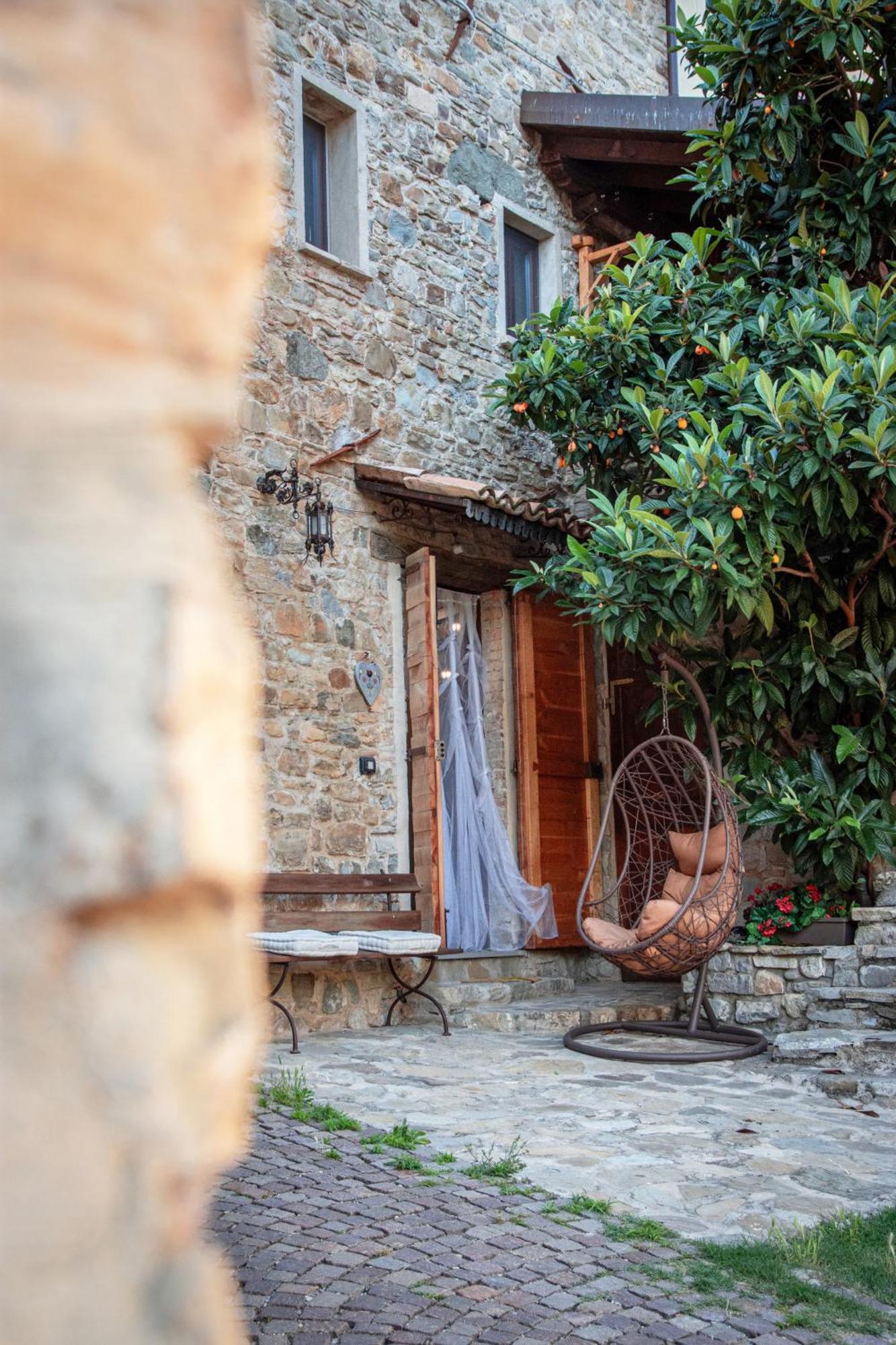 Il Nido Di Matilde _Monolocale Design Sul Fiume_ Apartman Rossena Kültér fotó